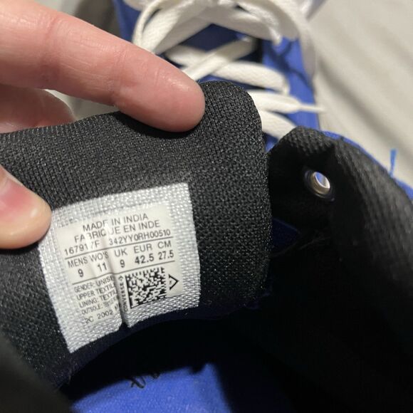 Athletic_Shoes